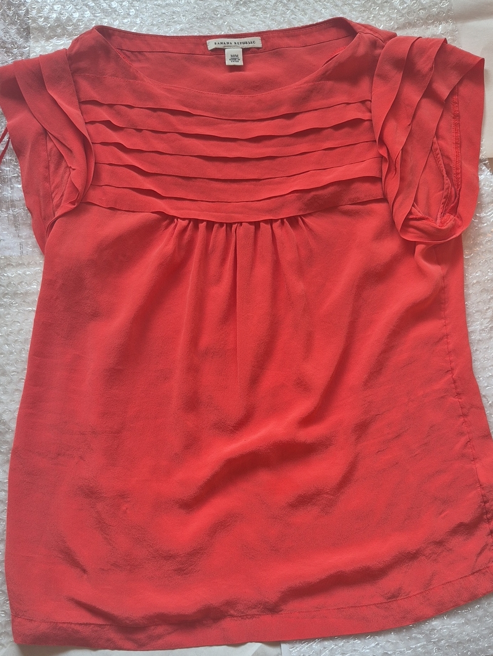 100% Silk Banana Republic Coral Pleated Blouse Top